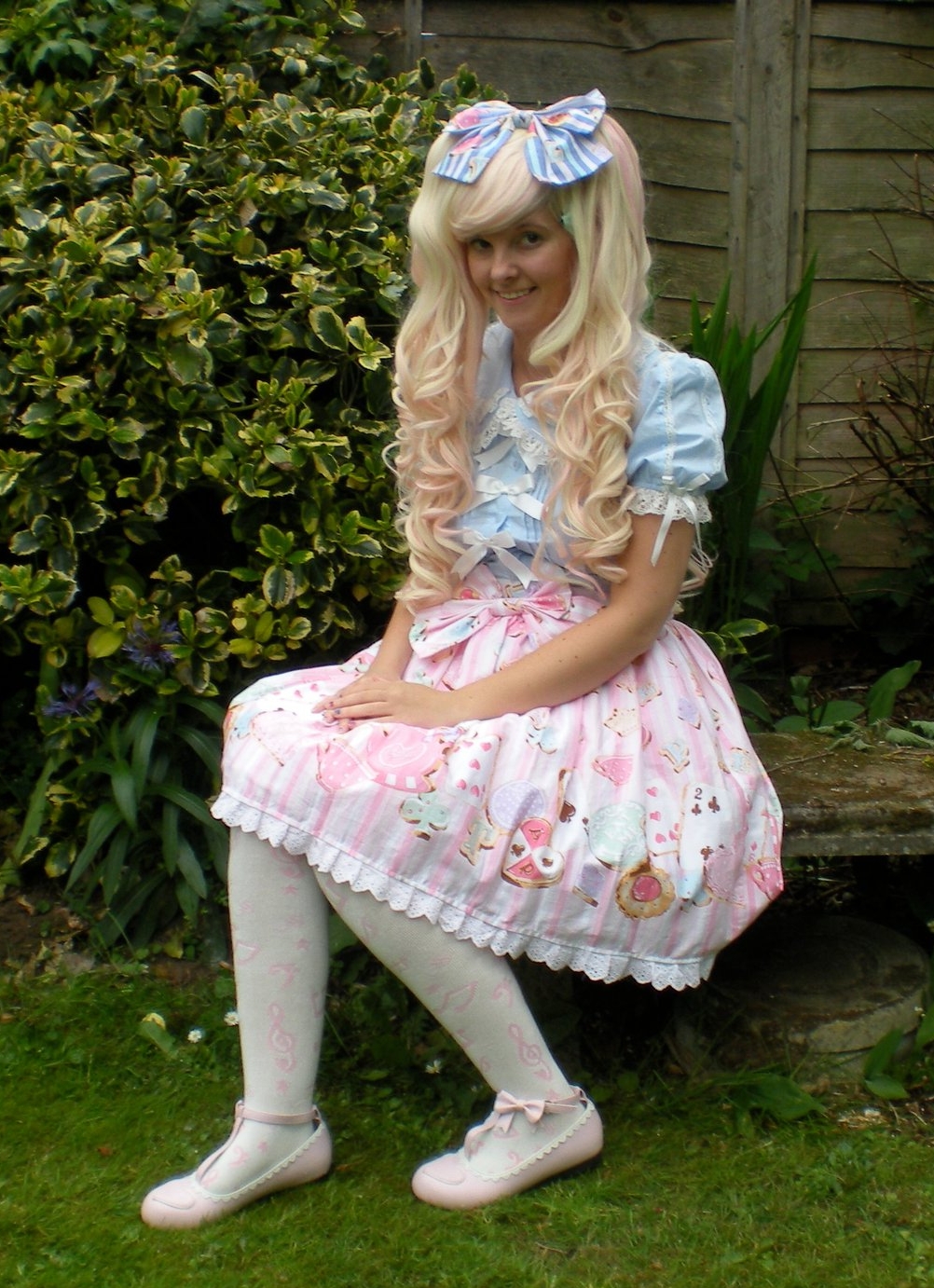 Blonde Lolita wearing White Opaque Pantyhose and Pink Shoes